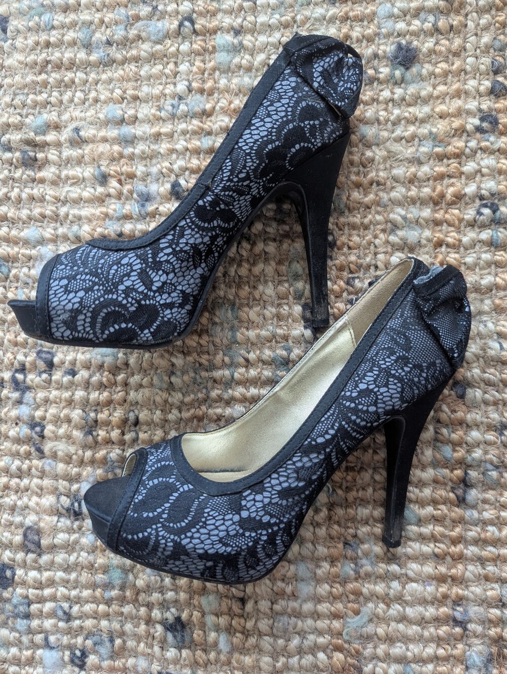 Steve Madden Size 7 Black Lace Dawn Pump